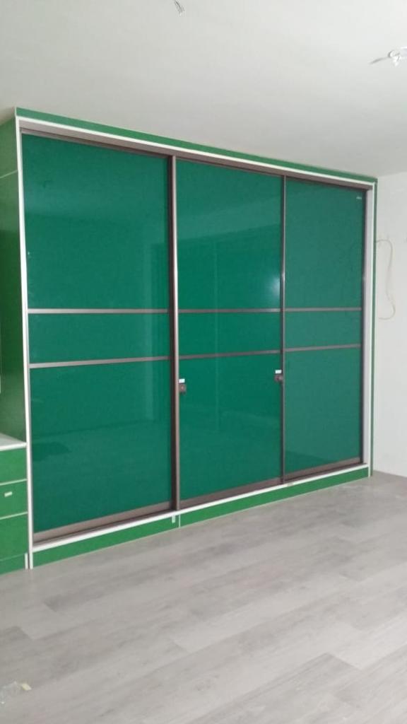 gallery-pictures-of-lacquer-glass-wardrobes-designs-in-delhi-new-delhi-india-top-largest-modular-wardrobe-delhi-india